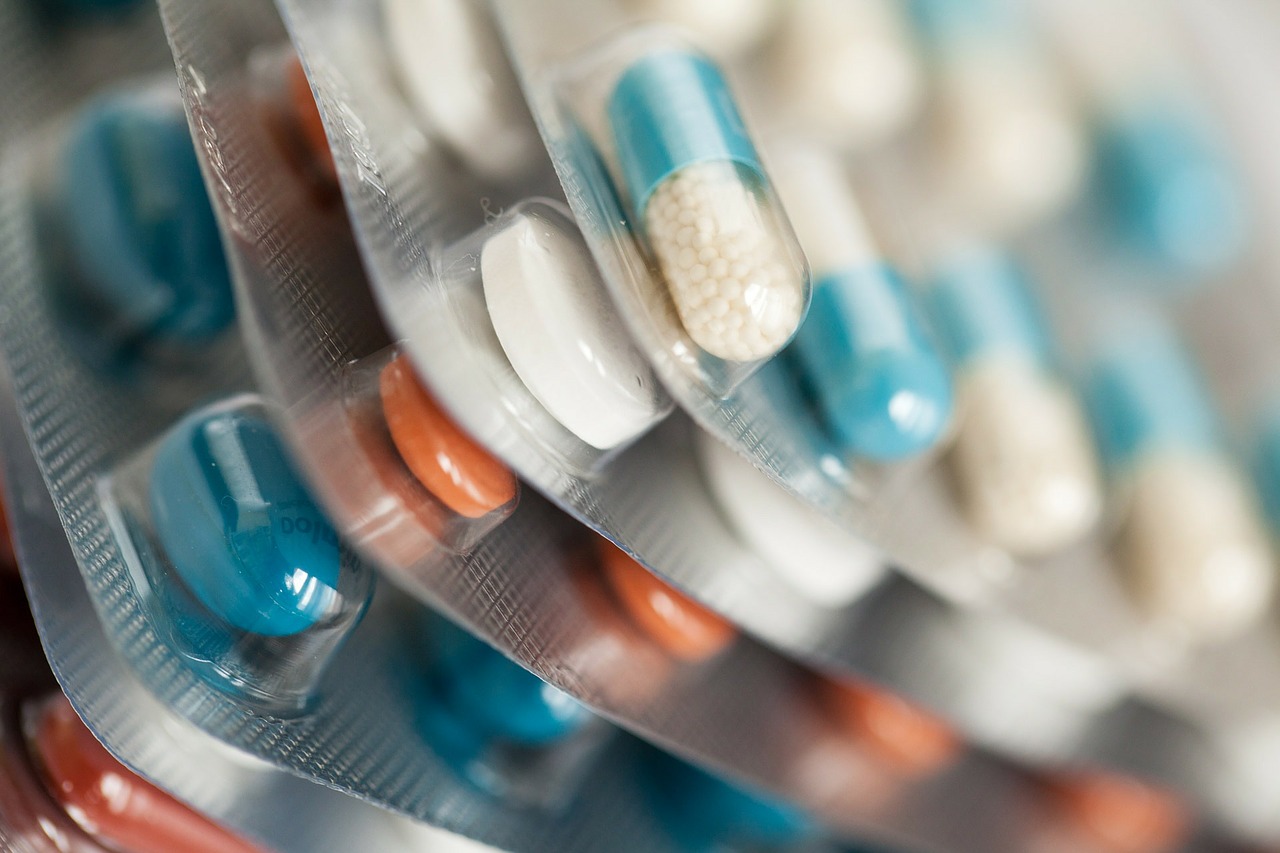 Psychiatric medication is important, but it is usually a stabilizer, not a complete cure. The best outcomes happen when psychiatrists and psychologists work together.